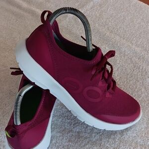 NWOT OOFOS Omg Comfort Casual Walker/Athletic Shoes